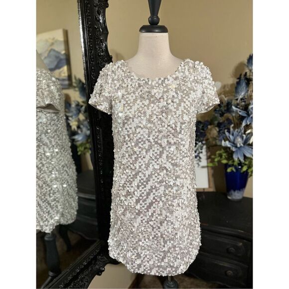 French Connection Snow Short Sleeve White Sequined Mini Dress Wedding Dress Size - Picture 1 of 4